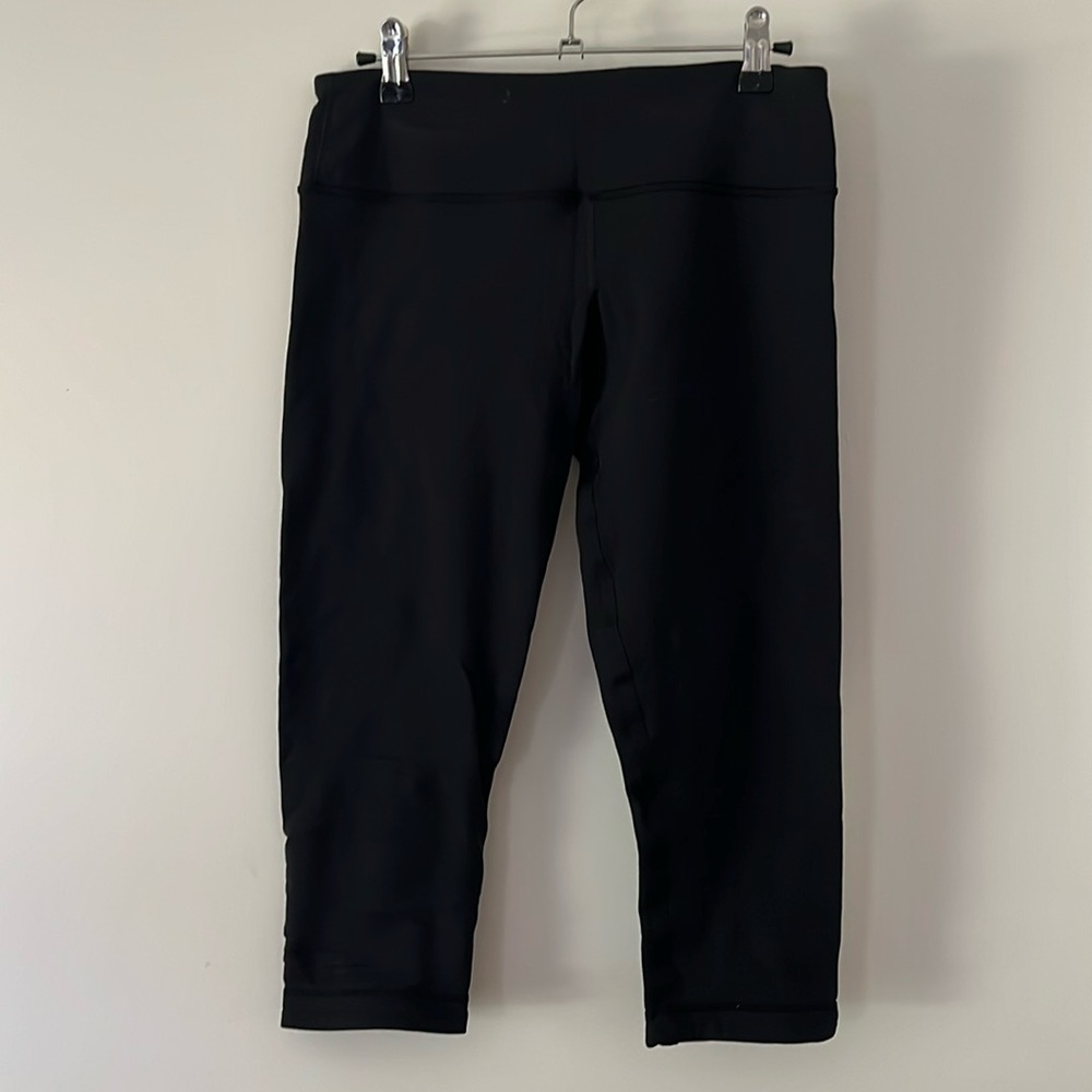 Lululemon cropped reversible yoga legging black and blue size 8